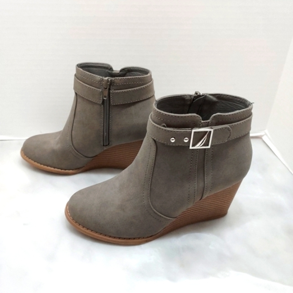 Nautica Trendy Casual Fall Gray 3" Wedge Booties Size 8